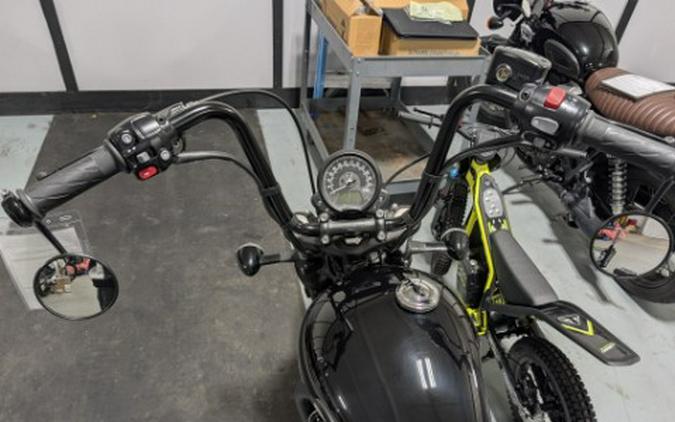 2018 Triumph Bonneville Bobber Black