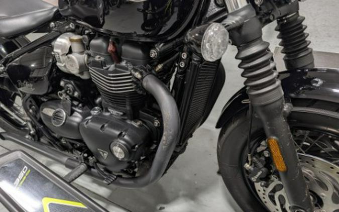 2018 Triumph Bonneville Bobber Black