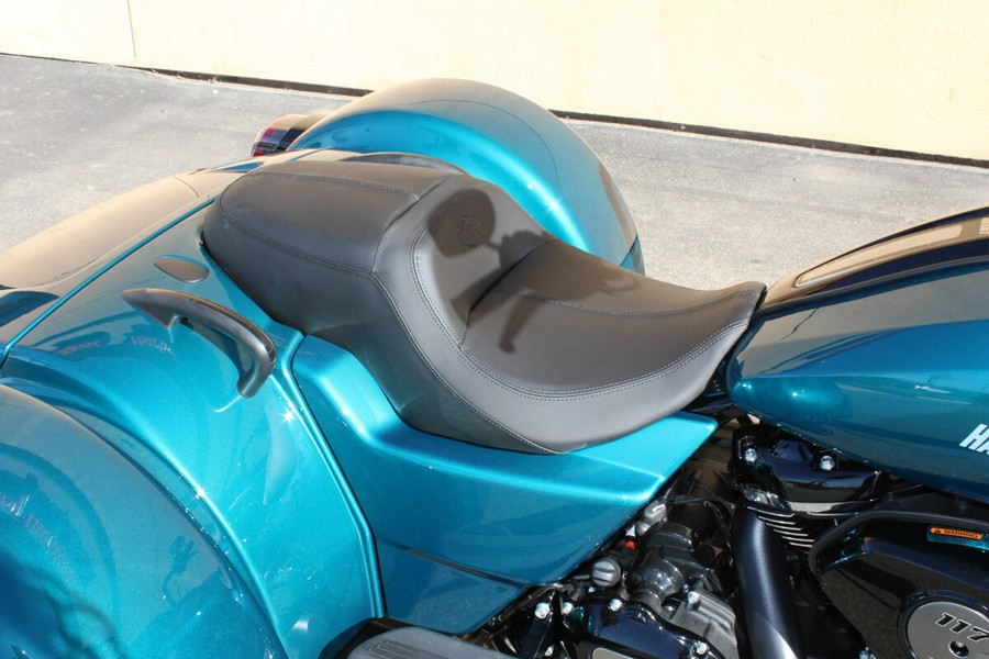 Harley-Davidson® Road Glide 3 2026 Teal Thunder