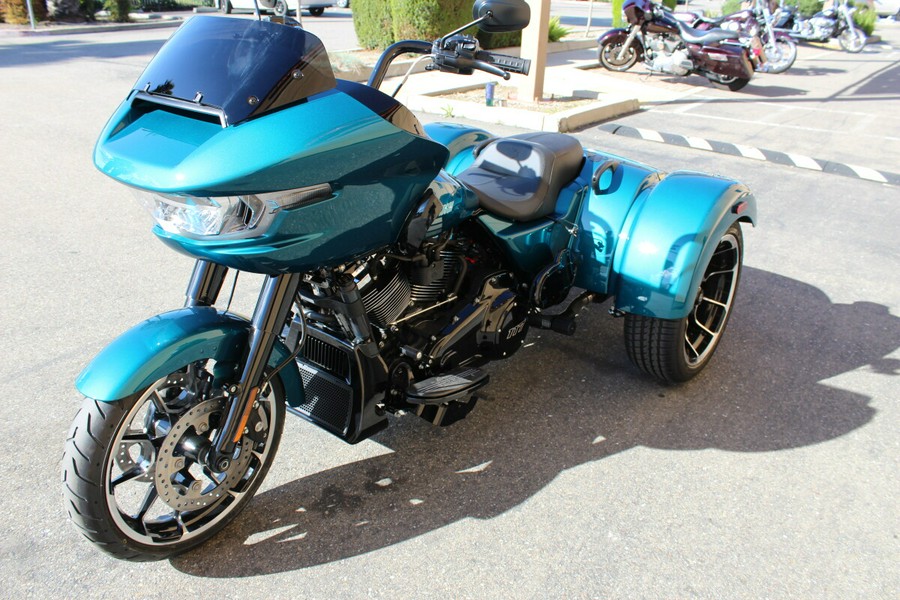 Harley-Davidson® Road Glide 3 2026 Teal Thunder
