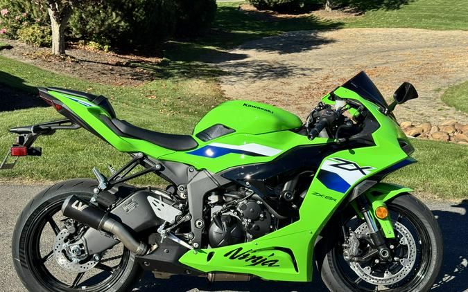 2026 Kawasaki Ninja® ZX™-6R W/ Accessories