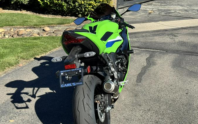 2026 Kawasaki Ninja® ZX™-6R W/ Accessories