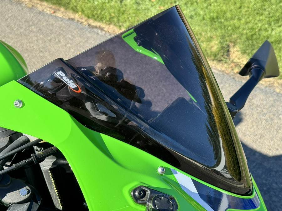 2026 Kawasaki Ninja® ZX™-6R W/ Accessories