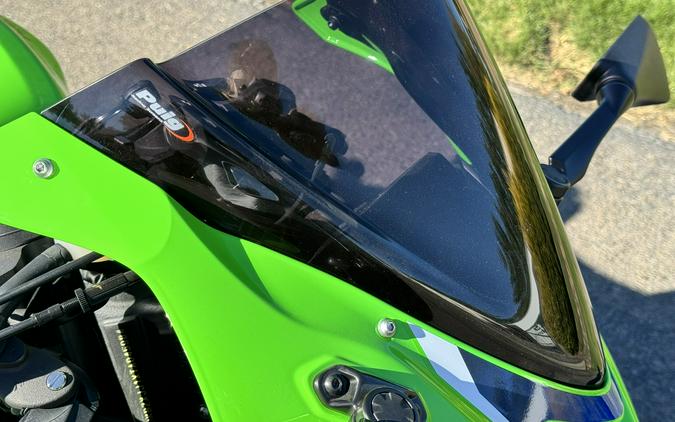 2026 Kawasaki Ninja® ZX™-6R W/ Accessories