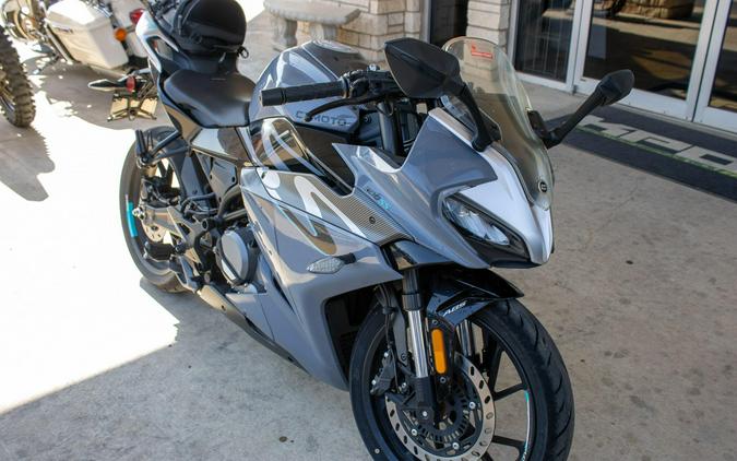 2023 CFMOTO 300SS