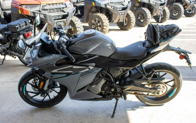 2023 CFMOTO 300SS