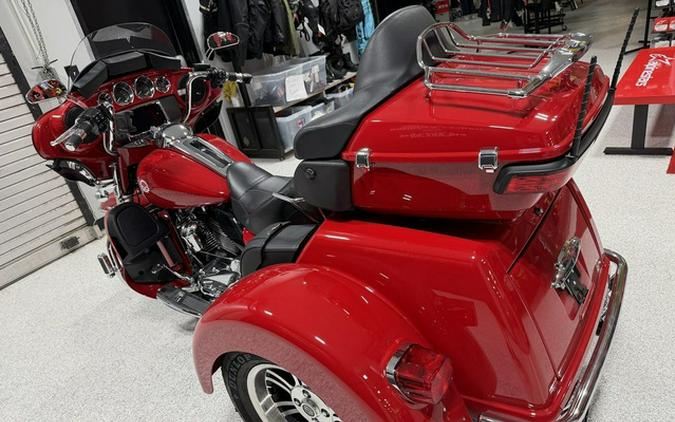 2022 Harley-Davidson Trike FLHTCUTG - Tri Glide Ultra