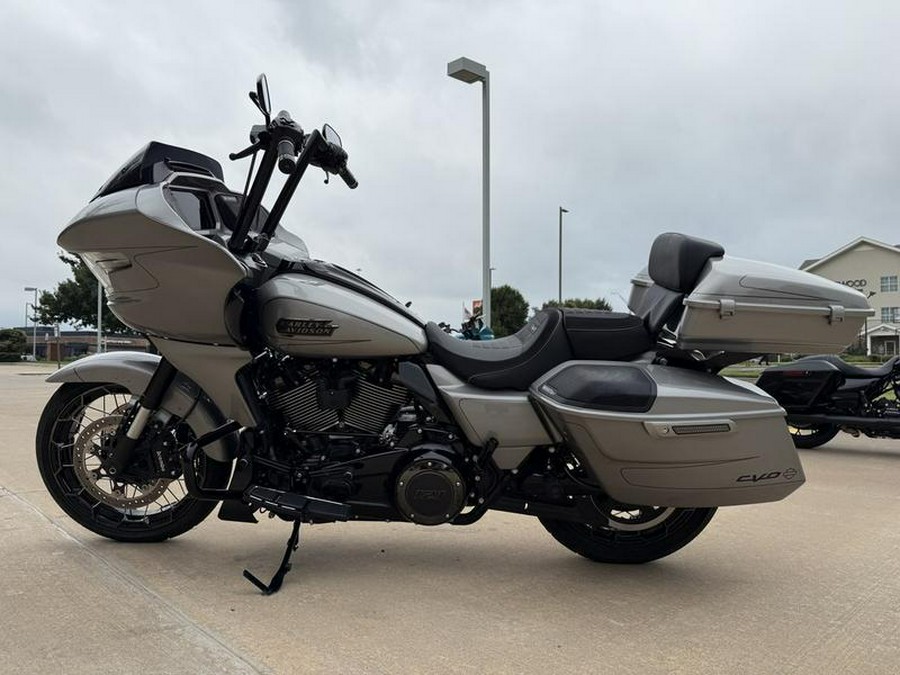 2023 Harley-Davidson® FLHX - Street Glide®