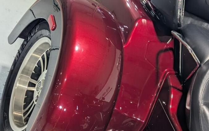 2014 Harley-Davidson® Tri Glide® Ultra Two-Tone Mysterious Red Sunglo/Blackened Cayenne Sunglo