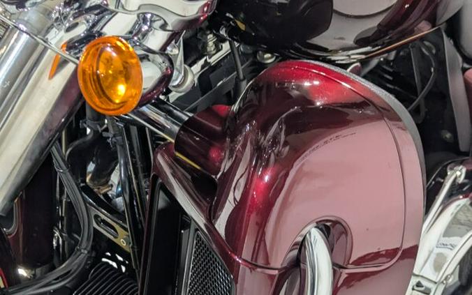 2014 Harley-Davidson® Tri Glide® Ultra Two-Tone Mysterious Red Sunglo/Blackened Cayenne Sunglo