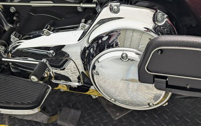 2014 Harley-Davidson® Tri Glide® Ultra Two-Tone Mysterious Red Sunglo/Blackened Cayenne Sunglo