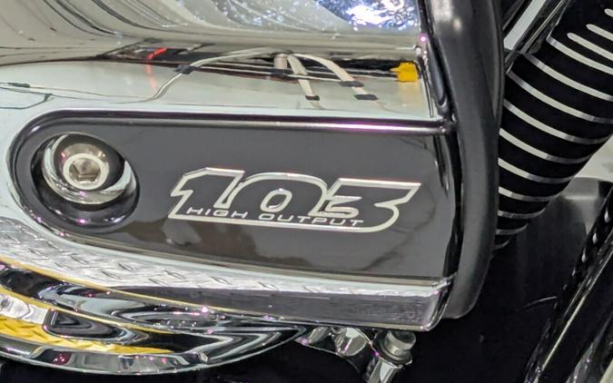 2014 Harley-Davidson® Tri Glide® Ultra Two-Tone Mysterious Red Sunglo/Blackened Cayenne Sunglo