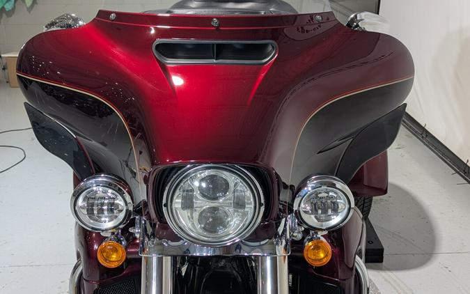 2014 Harley-Davidson® Tri Glide® Ultra Two-Tone Mysterious Red Sunglo/Blackened Cayenne Sunglo
