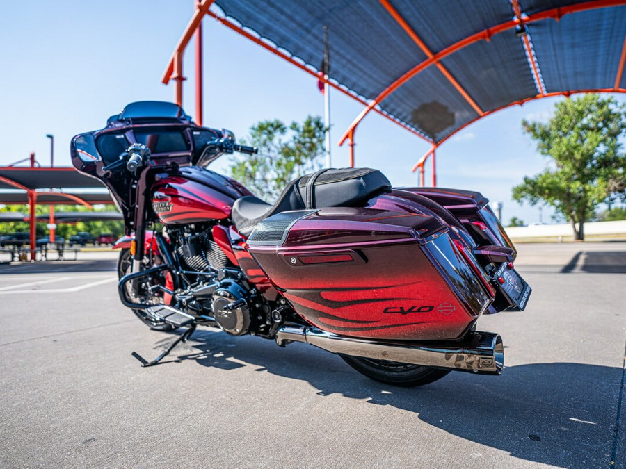 Custom Painted 2023 CVO Street Glide FLHXSE