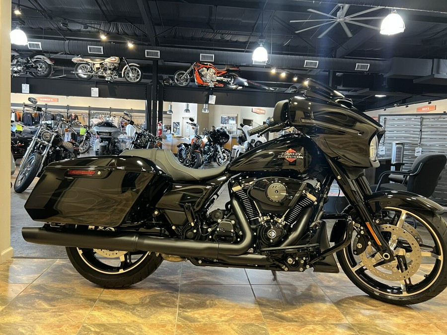 FLHX 2025 Street Glide®