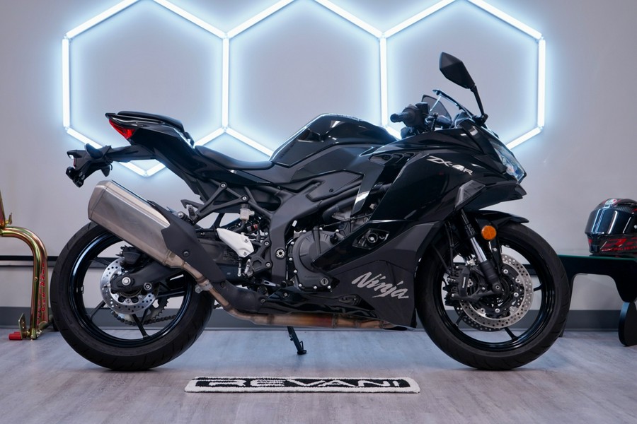 2024 Kawasaki ZX4R ABS