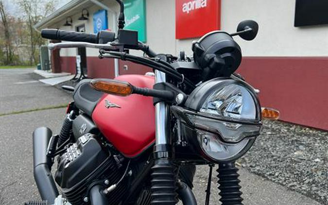 2023 Moto Guzzi V7 Stone