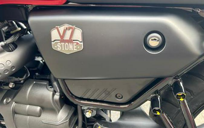 2023 Moto Guzzi V7 Stone