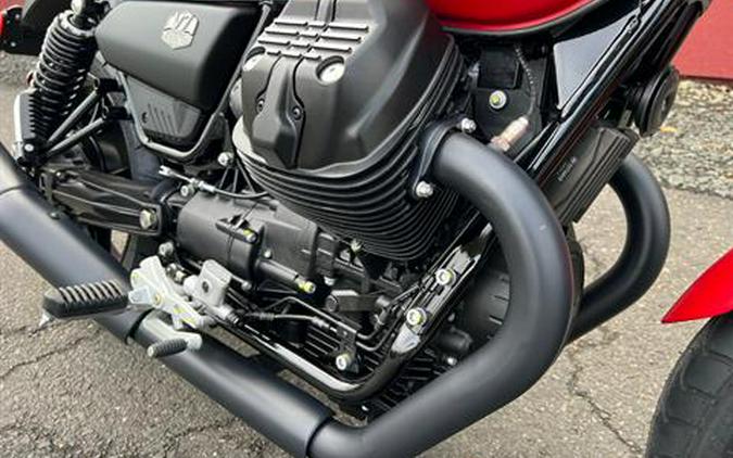 2023 Moto Guzzi V7 Stone