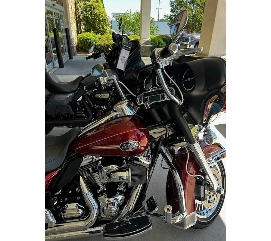 2009 Harley-Davidson Electra Glide® Ultra Classic® Red Hot Sunglo