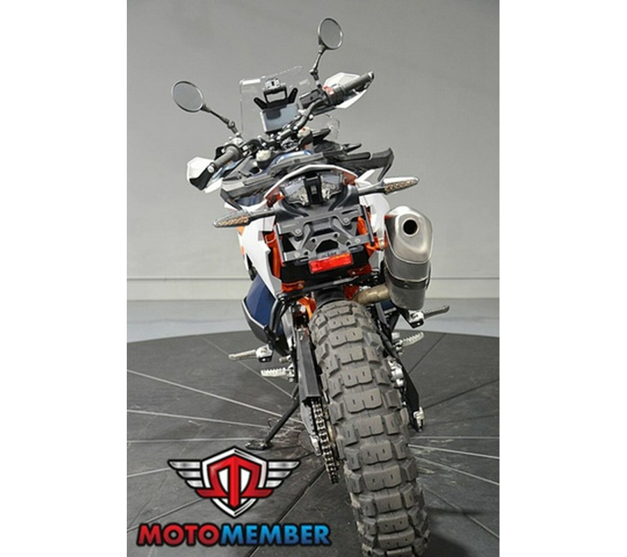 2024 KTM Adventure 890 R