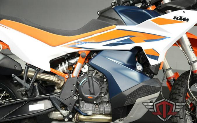 2024 KTM Adventure 890 R