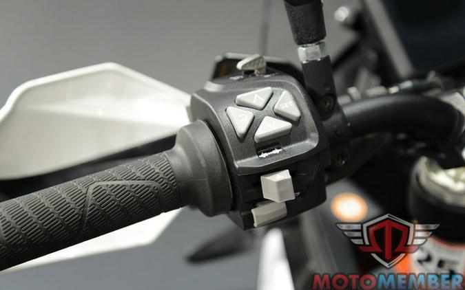 2024 KTM Adventure 890 R