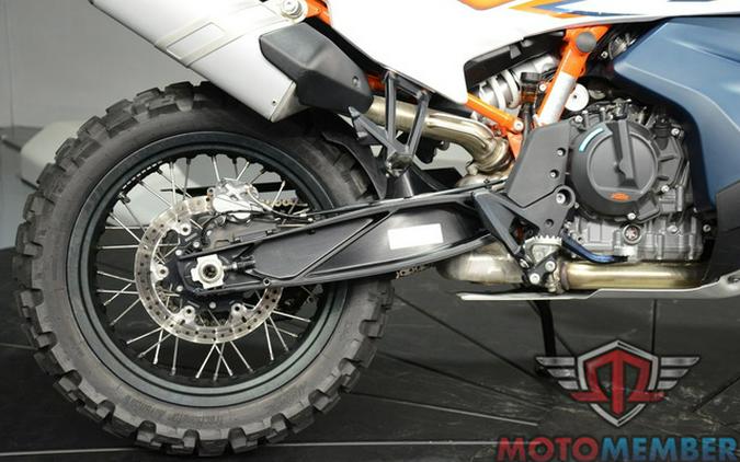 2024 KTM Adventure 890 R