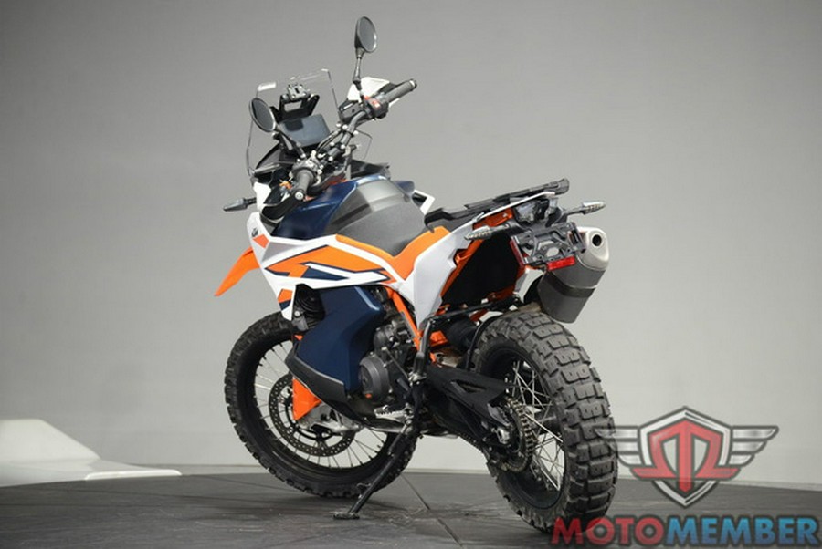 2024 KTM Adventure 890 R