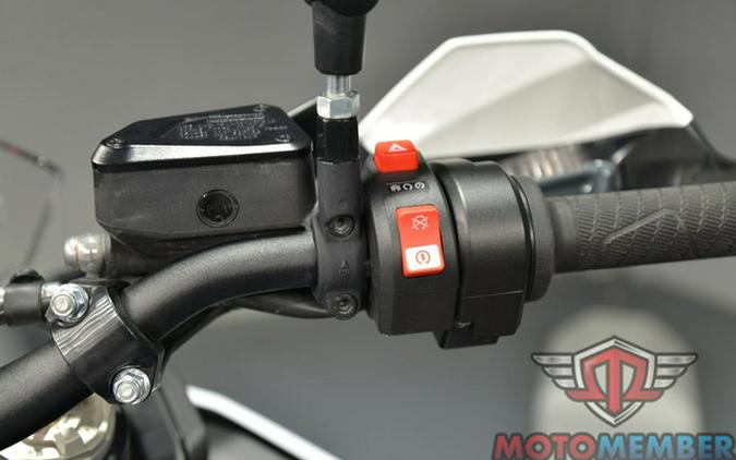 2024 KTM Adventure 890 R