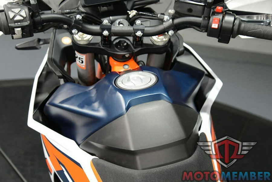 2024 KTM Adventure 890 R