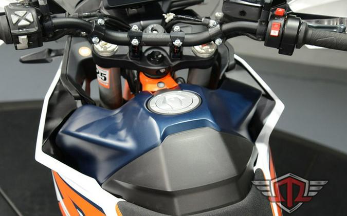 2024 KTM Adventure 890 R