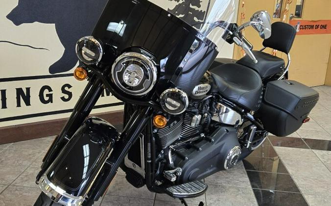 2023 Harley-Davidson® Heritage Classic Vivid Black