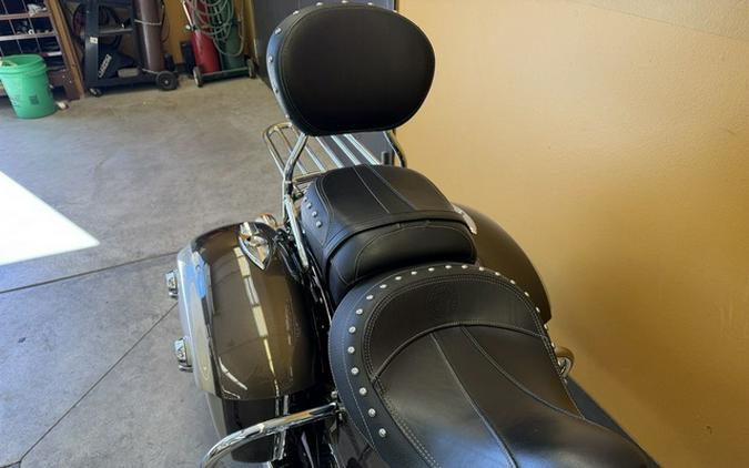 2023 Indian Springfield Bronze Pearl Metallic / Silver Quartz