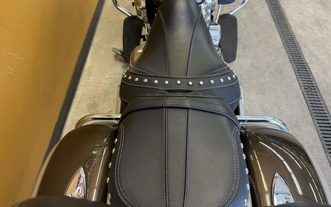 2023 Indian Springfield Bronze Pearl Metallic / Silver Quartz