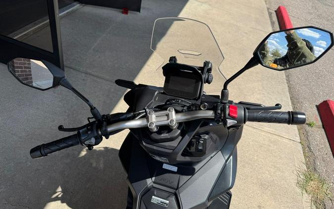 2025 ADV160 - Honda