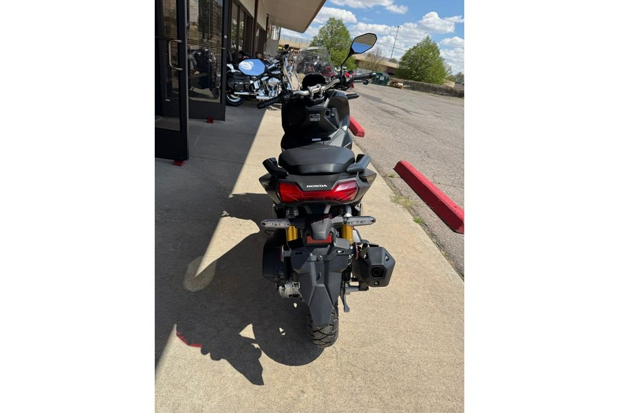 2025 ADV160 - Honda