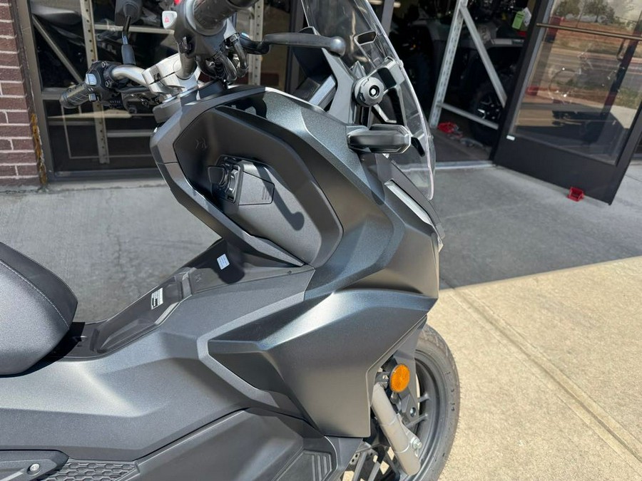 2025 ADV160 - Honda