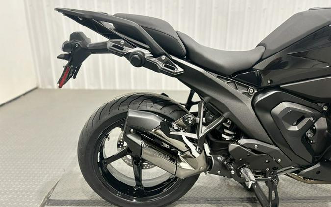 2026 BMW R 1300 RS Triple Black
