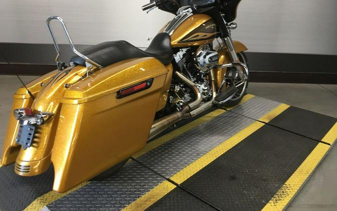 2015 Harley-Davidson® FLHX - Street Glide®