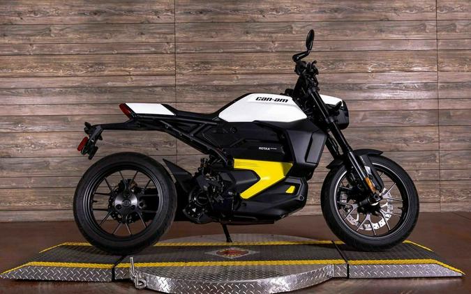 2025 Pulse Carbon Black - Can-Am