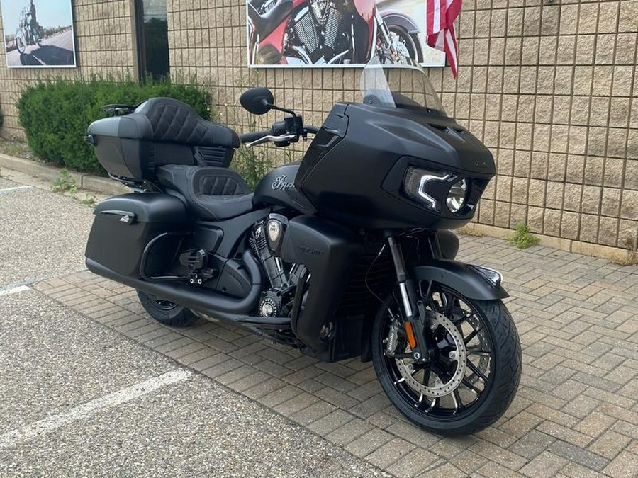 2025 Indian Motorcycle® Pursuit® Dark Horse® Black Smoke