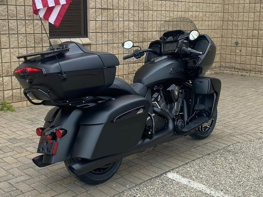 2025 Indian Motorcycle® Pursuit® Dark Horse® Black Smoke