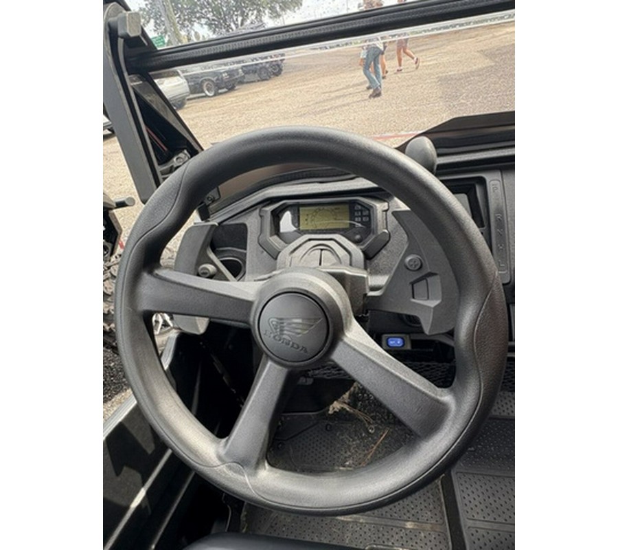 2025 Honda Pioneer 1000 Deluxe