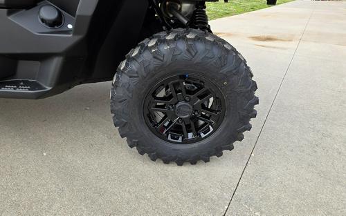 2026 Can-Am Defender MAX Limited HD11