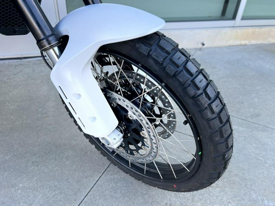 2023 Ducati DesertX Star White Silk