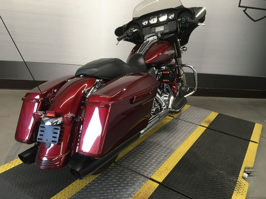 2017 Harley-Davidson® FLHX - Street Glide®