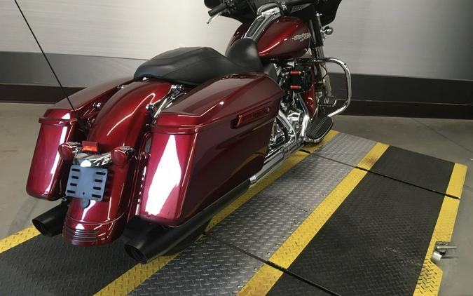 2017 Harley-Davidson® FLHX - Street Glide®