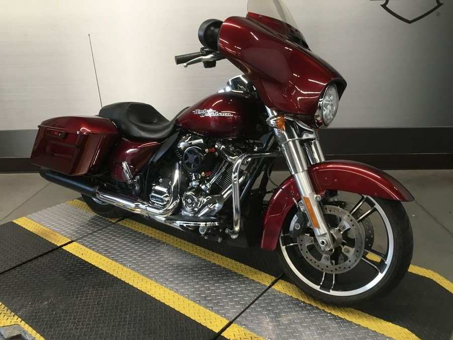 2017 Harley-Davidson® FLHX - Street Glide®