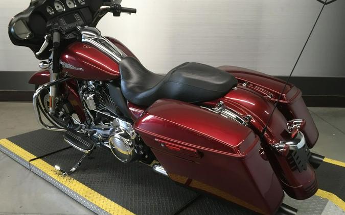 2017 Harley-Davidson® FLHX - Street Glide®